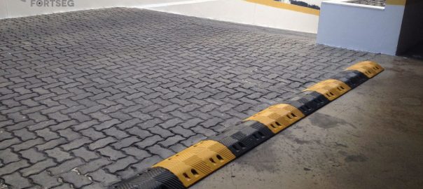 Quebra molas de borracha
